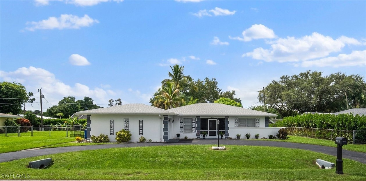Dover Ave, Fort Myers, FL 33907