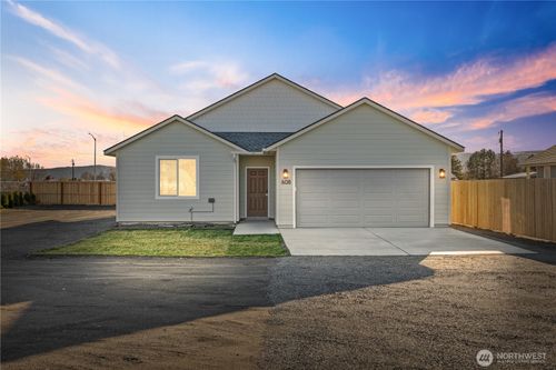 608 4th St, Mattawa, WA, 99349-5113 | Card Image