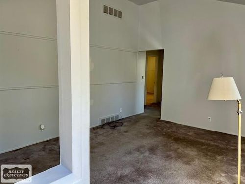 23548 Lauren Ave, Warren, MI, 48089-2267 | Card Image