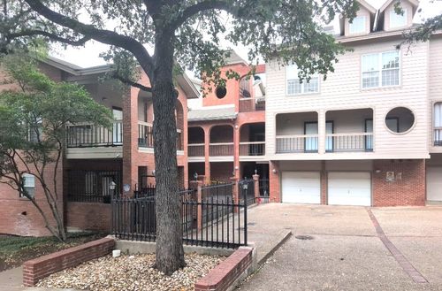 apt-102-3200 Duval St, Austin, TX, 78705-2446 | Card Image