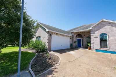 6234 Queen Jane Street, House other with 4 bedrooms, 2 bathrooms and null parking in Corpus Christi TX | Image 3