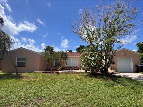 202 63rd Ave S, ST PETERSBURG, FL, 33705-5426 | Card Image