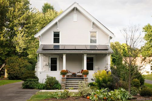 17 Garden St, Red Hook, NY, 12571-1521 | Card Image