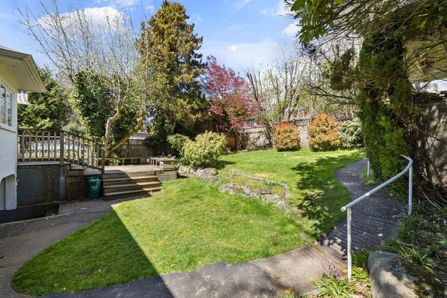 1561 Jefferson Avenue, House other with 3 bedrooms, 2 bathrooms and 1 parking in West Vancouver BC | Image 13