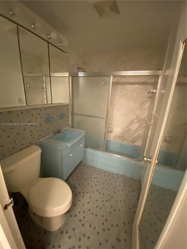 APT-216 - 1408 Brickell Bay Dr, Condo with 0 bedrooms, 1 bathrooms and null parking in Miami FL | Image 23