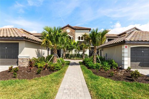 105-5558 Palmer Cir, BRADENTON, FL, 34211-2570 | Card Image