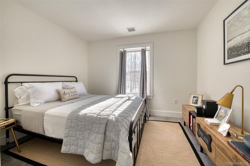 13595 Soundview Ave, Southold, NY, 11971-2765 | Card Image