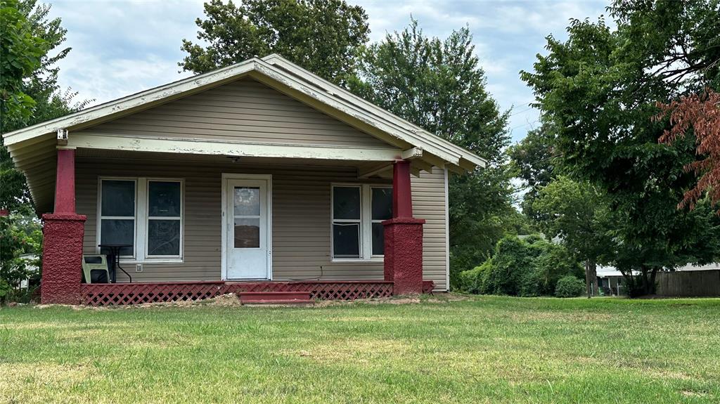 9th St, Okemah, OK 74859