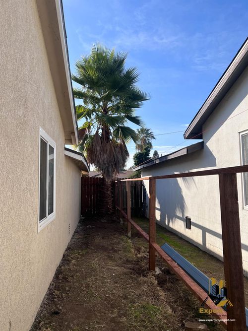 480 Lindley Dr, Sacramento, CA, 95815-1145 | Card Image