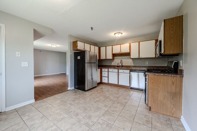 UNIT-29 - 74 Tennis Plaza Rd, Condo with 2 bedrooms, 1 bathrooms and 1 parking in Dracut MA | Image 12