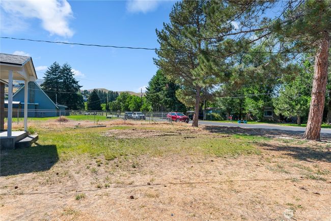 1715 Locust St, House other with 3 bedrooms, 1 bathrooms and 1 parking in Wenatchee WA | Image 35