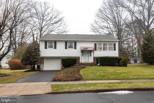 538 Parmentier Rd, Warminster, PA, 18974-2943 | Card Image