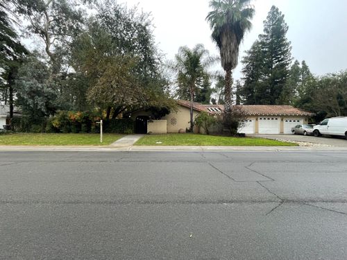 1517 Midway Dr, Woodland, CA, 95695 | Card Image
