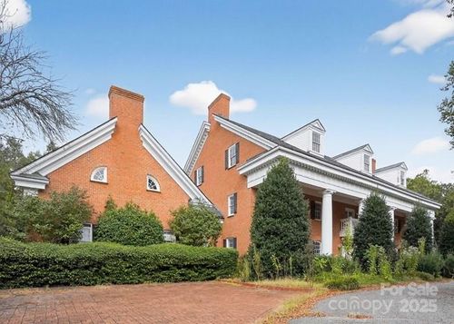 1486 Knolls Dr, Newton, NC, 28658-9452 | Card Image