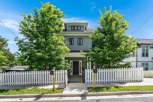 2046 Straightway Ave, Nashville, TN, 37206-2214 | Card Image