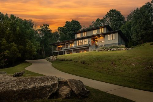 6045 Woodland Hills Dr, Nashville, TN, 37211-6227 | Card Image