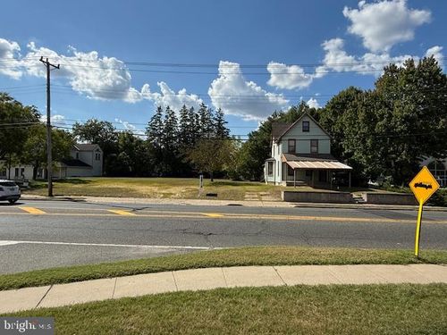 211 E Laurel Rd, Stratford, NJ, 08084-1301 | Card Image