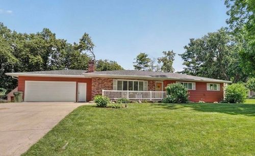 2626 Neola St, Cedar Falls, IA, 50613-5922 | Card Image
