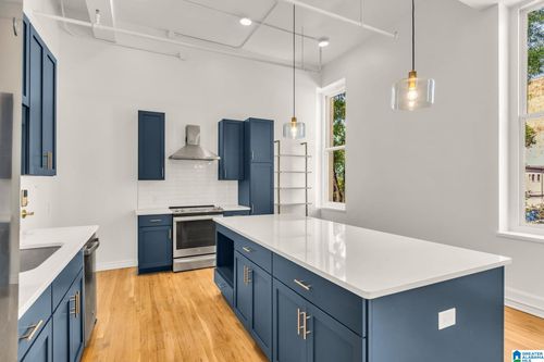 201-300 20th St N, BIRMINGHAM, AL, 35203-3529 | Card Image