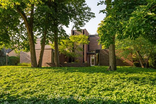 31 Auchmar Rd, Hamilton, ON, L9C1C6 | Card Image