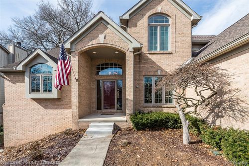 5451 Wentworth Dr, Commerce Township, MI, 48382-4878 | Card Image