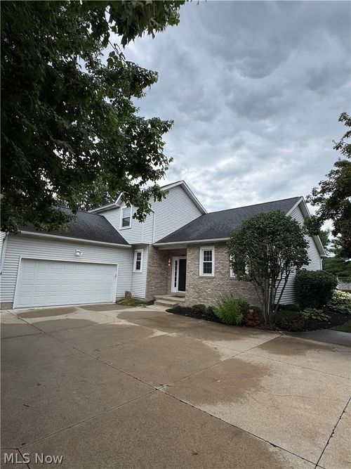 5479 Cable Point Cir Nw, Canton, OH, 44718-1639 | Card Image