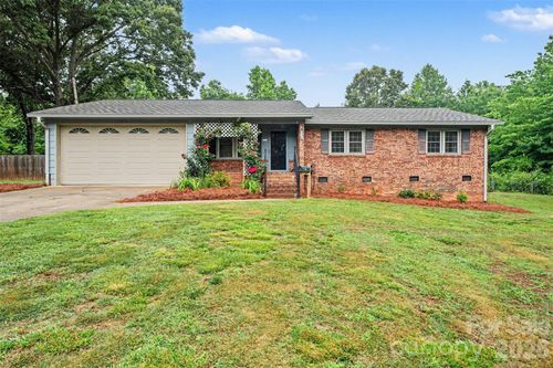 511 Ellenwood Dr, Kings Mountain, NC, 28086-2511 | Card Image