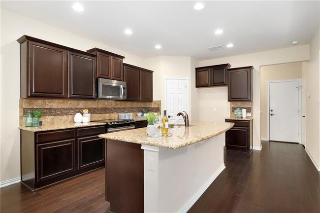 9901 Wading Pool Path, House other with 3 bedrooms, 3 bathrooms and 4 parking in Austin TX | Image 9