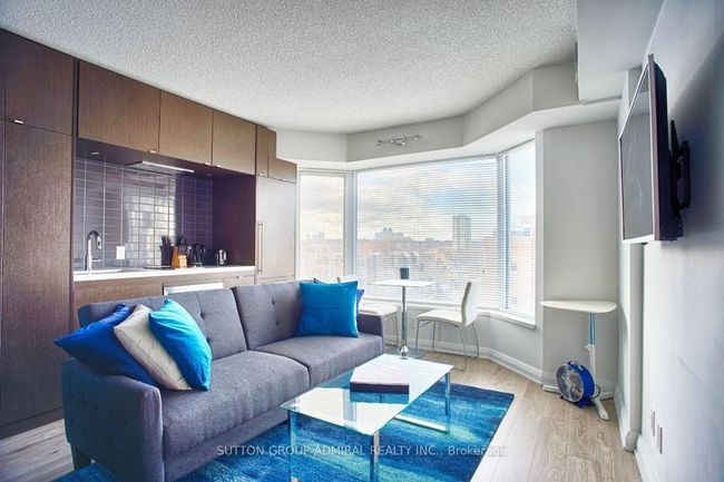701 - 155 Yorkville Ave, Condo with 2 bedrooms, 1 bathrooms and null parking in Toronto ON | Image 7