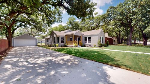1313 N Riverside Dr, Fort Worth, TX, 76111-2640 | Card Image
