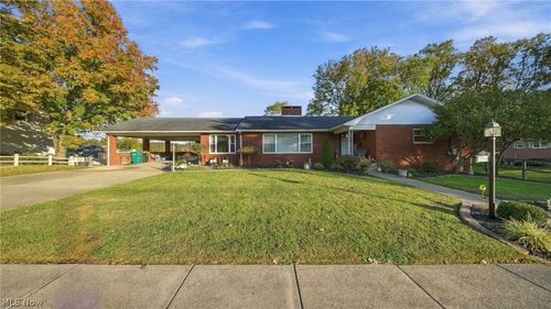 3304 Cadillac Dr, Parkersburg, WV, 26104-2116 | Card Image