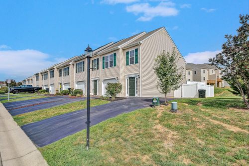 6635 Village Green Dr, Roanoke, VA, 24019-5020 | Card Image
