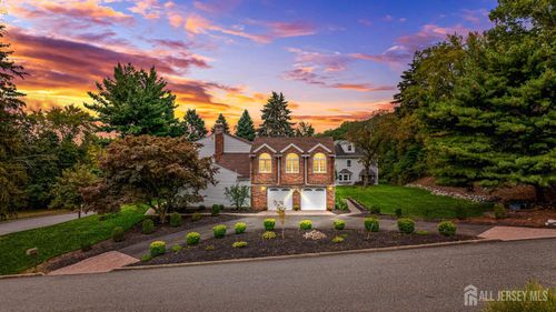 6 Old Orchard Dr, Hawthorne, NJ, 07506-3316 | Card Image