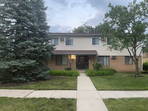 302-8311 Oak Leaf Dr, Woodridge, IL, 60517-4563 | Card Image