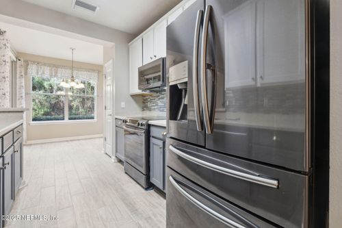 8519 Little Swift Cir, JACKSONVILLE, FL, 32256-9642 | Card Image
