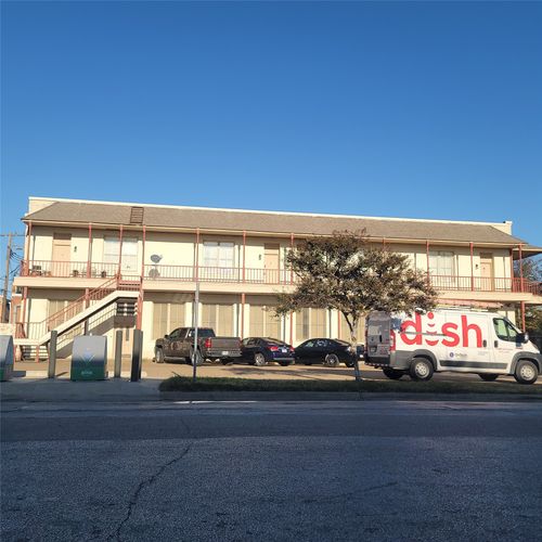 2-212 W Knox St, Ennis, TX, 75119-4063 | Card Image