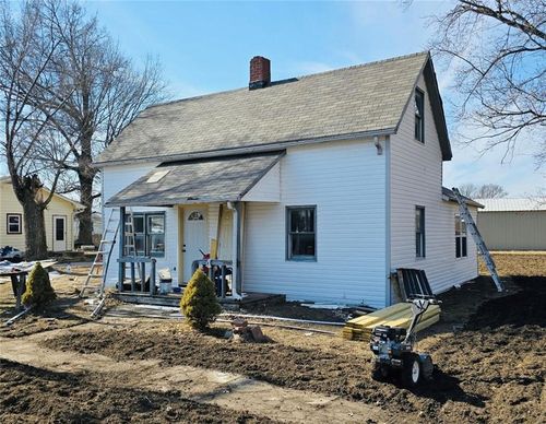 302 Wells St, Orrick, MO, 64077-9125 | Card Image