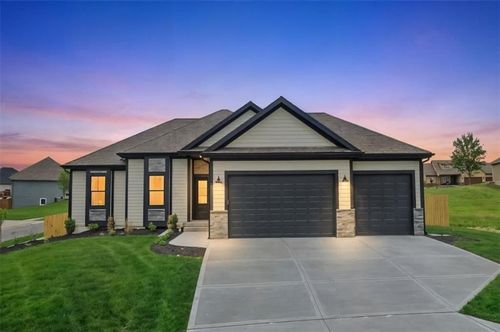2210 Piedmont Pl, Excelsior Springs, MO, 64024-8050 | Card Image