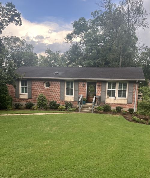107 La Via Dr, Hendersonville, TN, 37075-4911 | Card Image