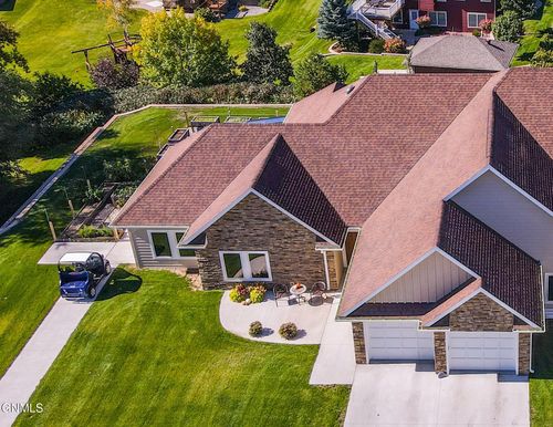 815 7th Ave Nw, Valley City, ND, 58072-2813 | Card Image