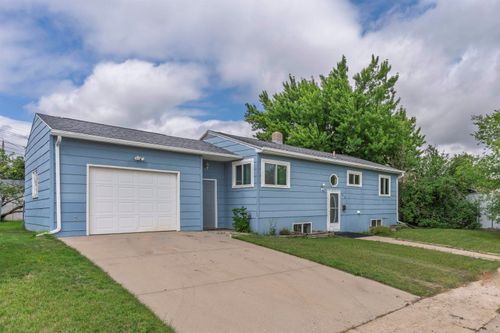 1814 12th Ave, Belle Fourche, SD, 57717-2115 | Card Image