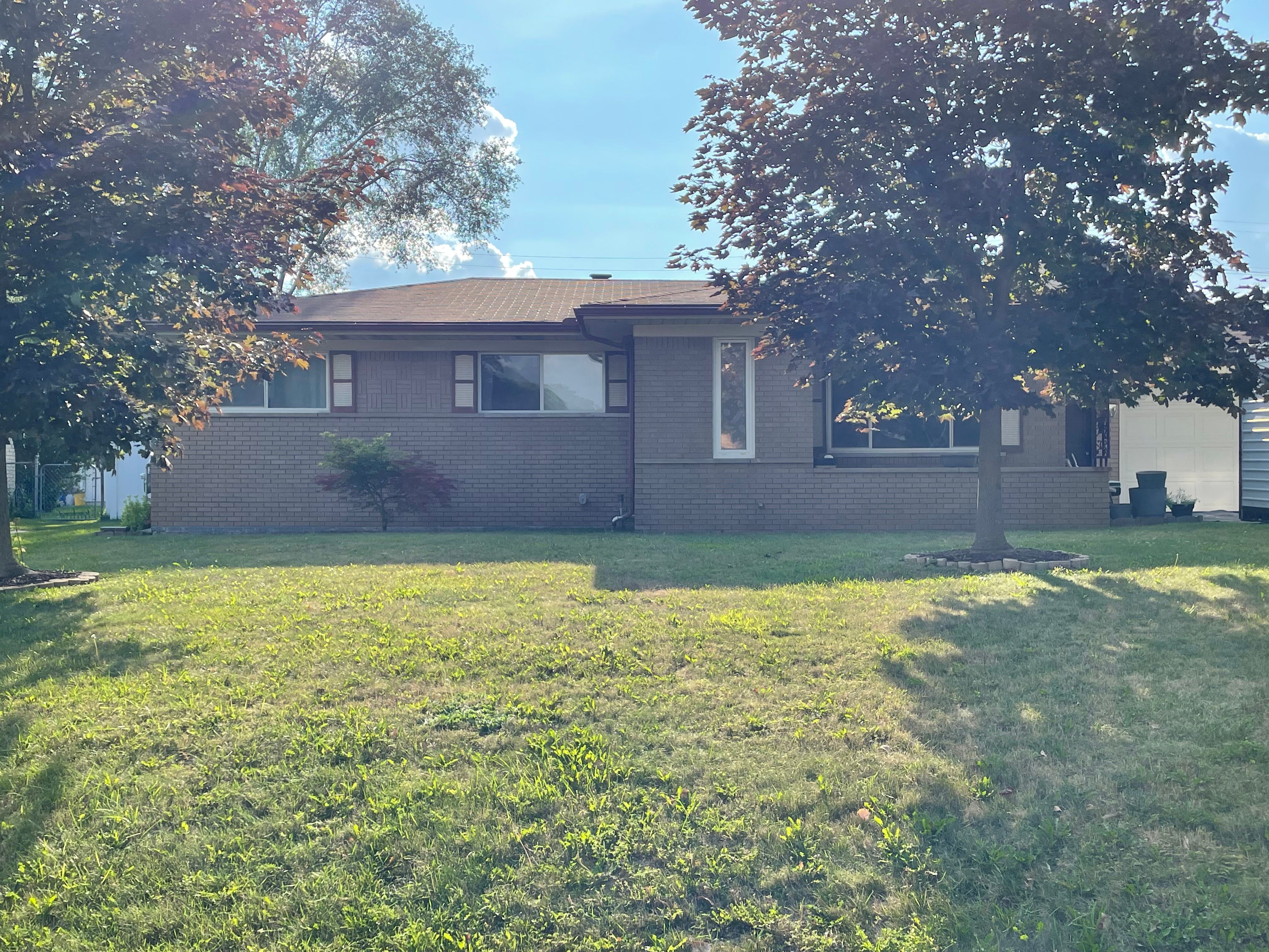 Candlestick Dr, Waterford, MI 48328