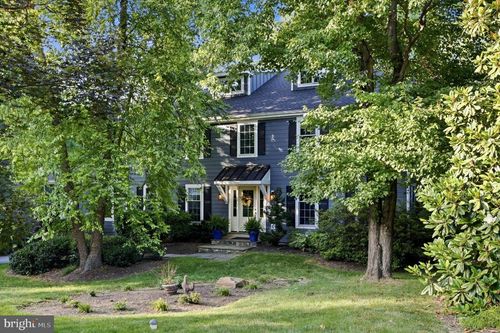 805 Llanelly Ln, BERWYN, PA, 19312-2054 | Card Image