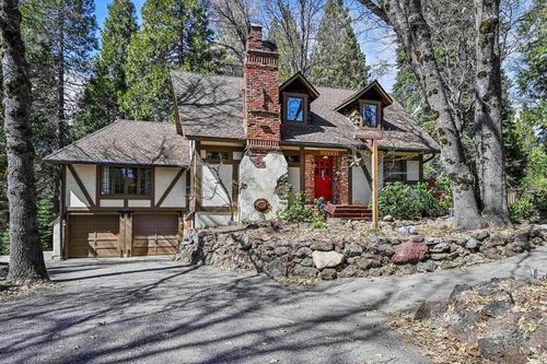 1539 Eddy Dr, Mount Shasta, CA, 96067-9621 | Card Image