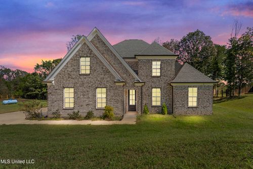 214 Byhalia Creek Farms Rd E, Byhalia, MS, 38611-7069 | Card Image