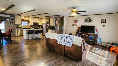 412 Redtner St, Winters, TX, 79567-5922 | Card Image