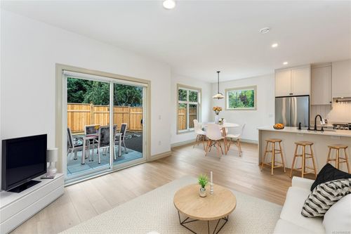 3-3098 Washington Ave, Victoria, BC, V9A0J5 | Card Image