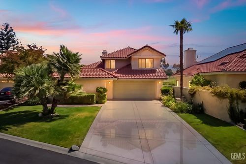 5517 Muirfield Dr, Bakersfield, CA, 93306-9516 | Card Image