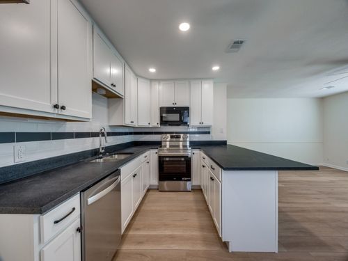 1721 W Walker St, Denison, TX, 75020-1797 | Card Image