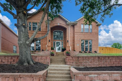 2400 Manchester Dr, Carrollton, TX, 75006-2640 | Card Image